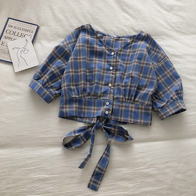 Retro stiliaus languoti moteriški marškiniai su raišteliais ir špicine iškirpte