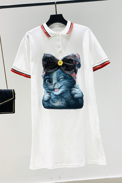 Moodne naiste lühike kleit klassikalise krae ja aplikatsiooniga