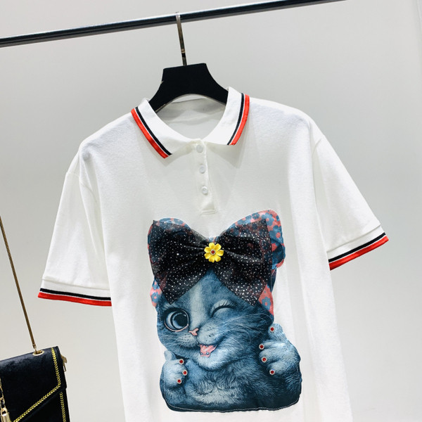 Moodne naiste lühike kleit klassikalise krae ja aplikatsiooniga