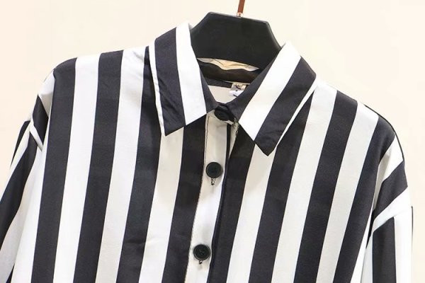 Moderns sieviešu garais svītrains krekls ar garām piedurknēm un klasisku apkakli