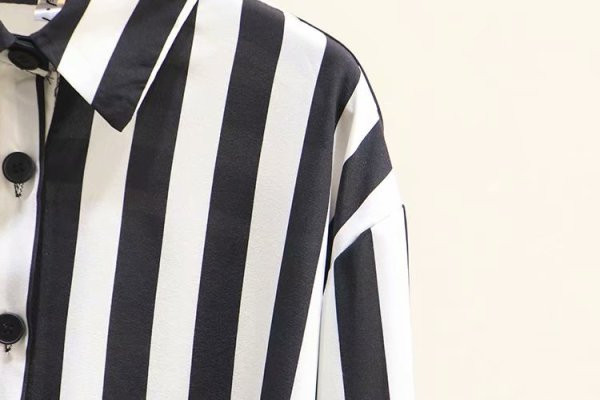 Moderns sieviešu garais svītrains krekls ar garām piedurknēm un klasisku apkakli