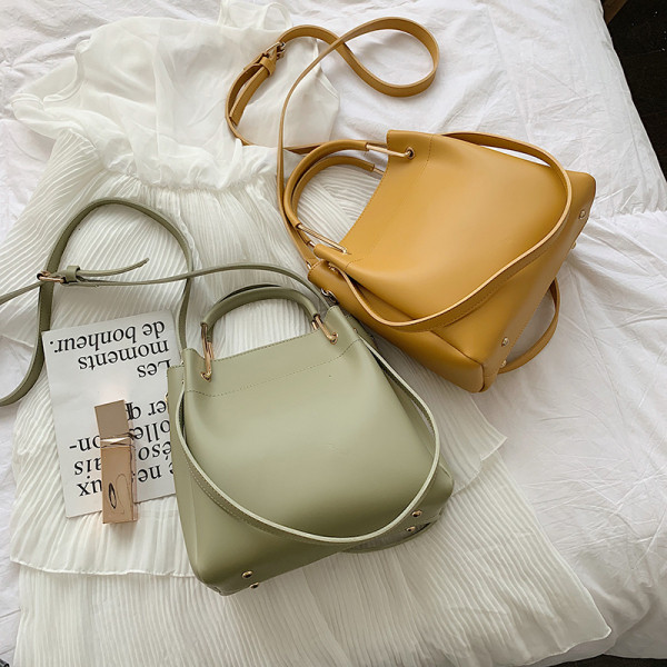 Modern női táska eko bőrből, hosszú és rövid fülekkel