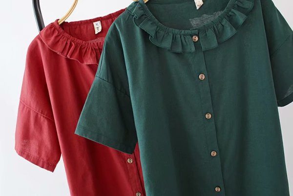 Paprasti moteriški marškiniai su ovalia iškirpte ir trumpomis rankovėmis