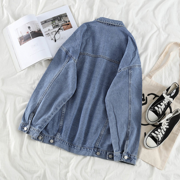 Aktuális női farmerdzseki széles modell hosszú ujjakkal és zsebekkel