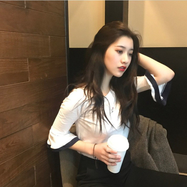 Sieviešu ikdienas blūze ar izšuvumu un 3/4 piedurknēm