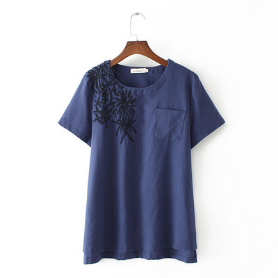 Alkalmi női póló zsebbel és hímzéssel