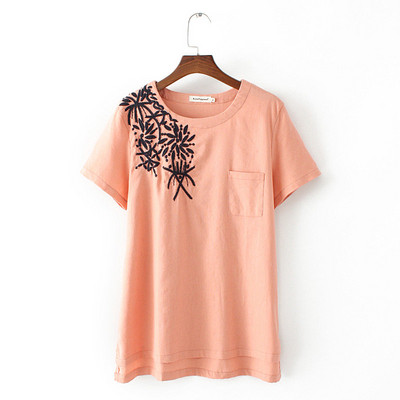 Alkalmi női póló zsebbel és hímzéssel