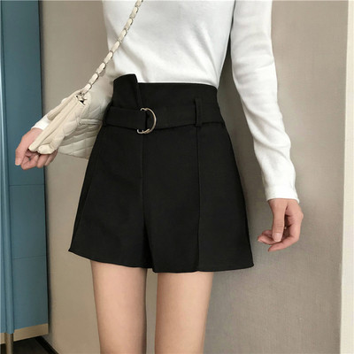 Pantaloni scurti eleganti de dama model larg cu talie inalta si curea