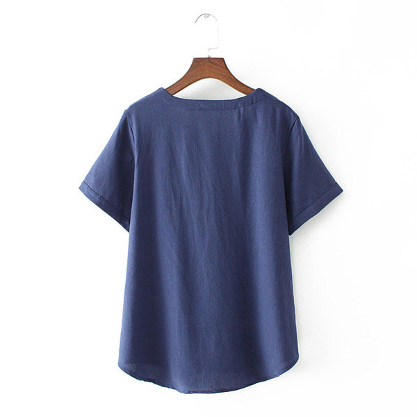 Alkalmi női póló rövid ujjal, hímzéssel és zsebbel