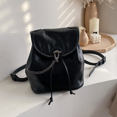 Sieviešu ikdienas ādas mugursoma ar metāla aizdari