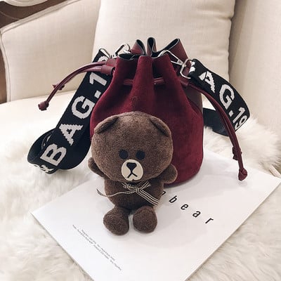 Moderni moteriška rankinė su ilga rankena ir meškiuko aksesuaru