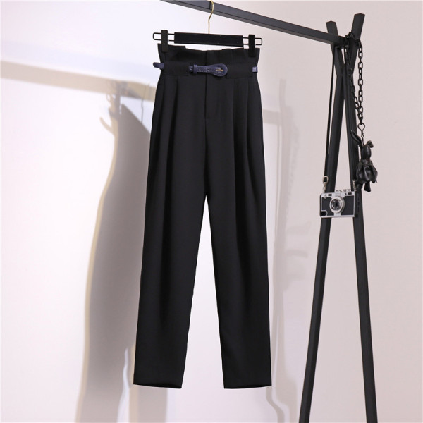 Jauns stilīgu sieviešu bikšu modelis ar augstu vidukli un jostu