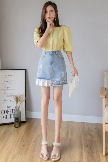 Moodne naiste teksaseelik tikandi ja pitsiga – kõrge vöökoht