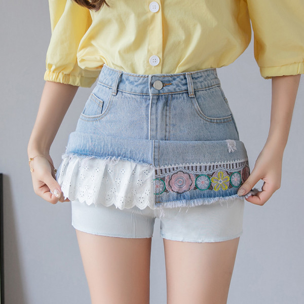 Moodne naiste teksaseelik tikandi ja pitsiga – kõrge vöökoht