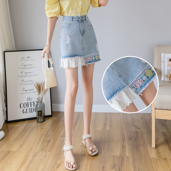 Moodne naiste teksaseelik tikandi ja pitsiga – kõrge vöökoht