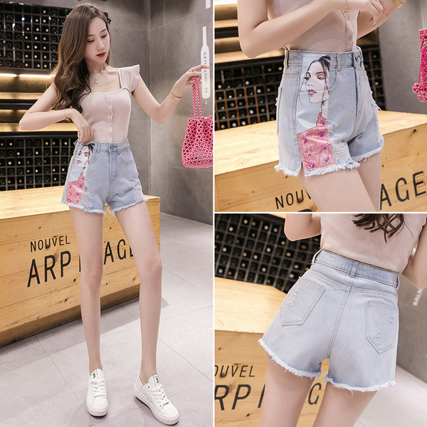 Női farmer rövidnadrág új modellje, magas derékkal, mintával és szakadt motívumokkal