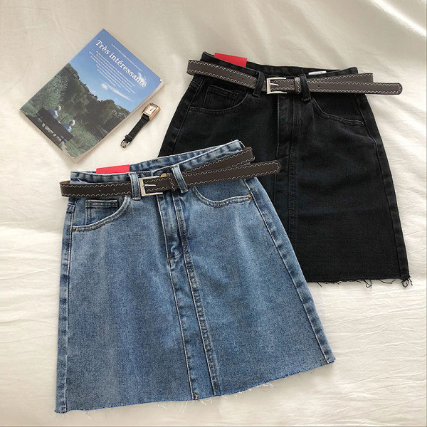 Alkalmi női rövid szoknya övvel és zsebekkel