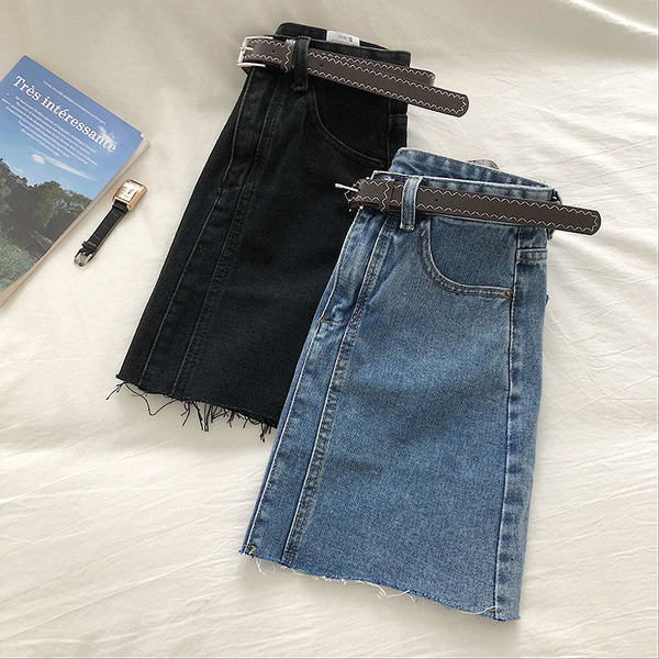 Alkalmi női rövid szoknya övvel és zsebekkel