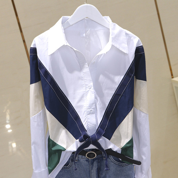 Aktuāls sieviešu krekls ar klasisku apkakli un lentīti