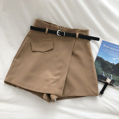 Aktuális női szoknya-nadrág övvel, magas derékkal