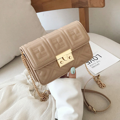 Stilīga sieviešu soma ar metāla aizdari un ķēdīti