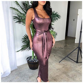 Stílusos női ruha övvel a derekán - Karcsú modell