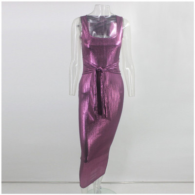 Stílusos női ruha övvel a derekán - Karcsú modell