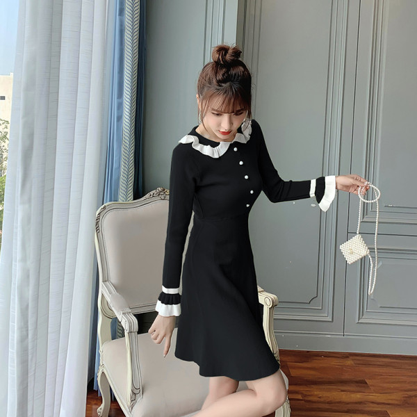 Sieviešu pavasara kleita retro stilā ar cirtām un pogām