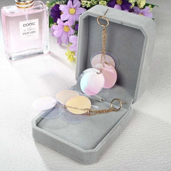 Karājoši sieviešu auskari ar fliteriem