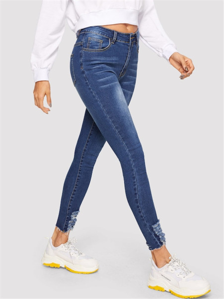 Lezser női hosszú farmernadrág magas derékkal, szakadt motívumokkal