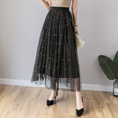 Modern női szoknya tüll és gyöngyökkel - A-vonal