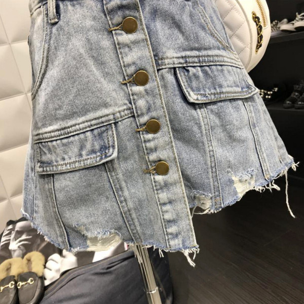 Fusta de dama din denim cu talie inalta, nasturi si buzunare imitatie