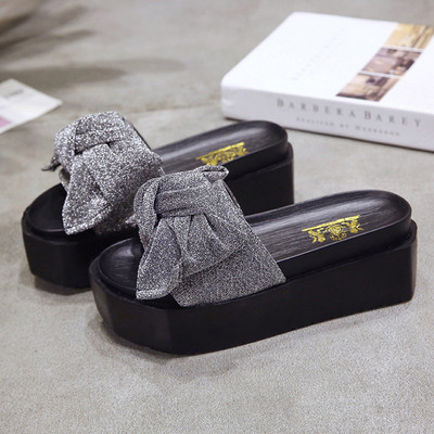 Papuci moderni de dama cu platforma inalta si panglica lucioasa