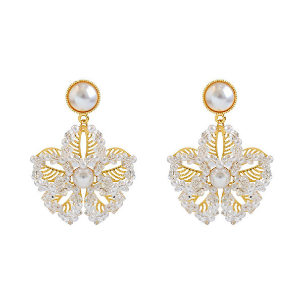 Elegáns női fülbevaló virág formájú