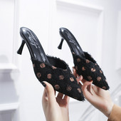 Stílusos női papucs vékony sarkú - hegyes modell