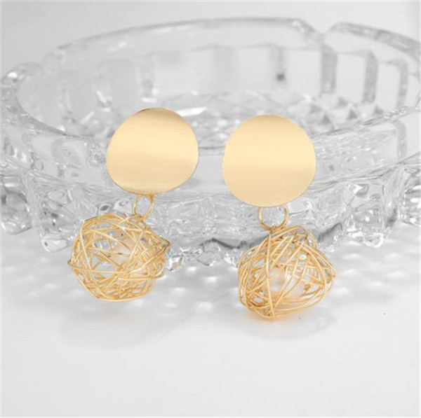 Gyöngyös golyó alakú női fülbevaló