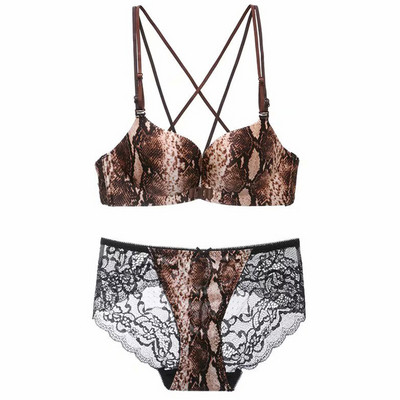 Stilīgs divdaļīgs apakšveļas komplekts ar mežģīnēm un aizdari priekšpusē