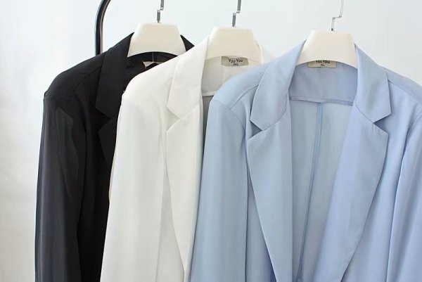 Geaca de dama eleganta fara maneci lungi