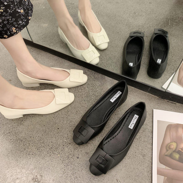 Laisvalaikio moteriški batai lygiais padais