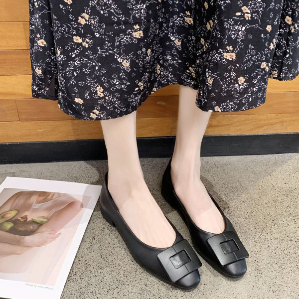 Laisvalaikio moteriški batai lygiais padais