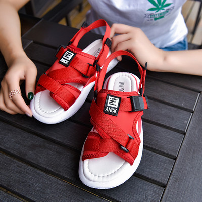 Alkalmi szandál lapos talppal és pánttal