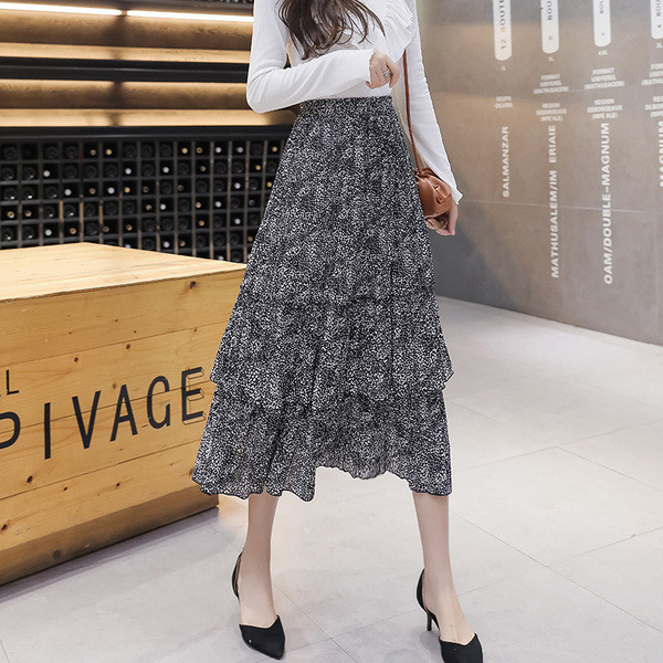 Fusta de dama model decupat cu model floral - talie inalta