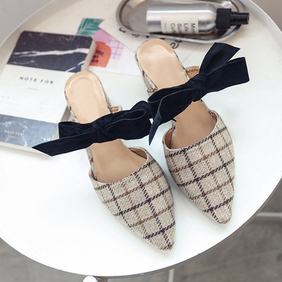 Modernas sieviešu čības ar lentīti - smails modelis