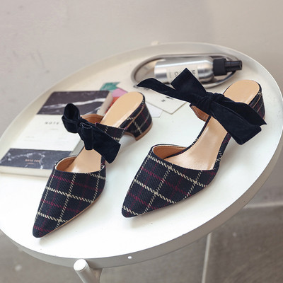 Modernas sieviešu čības ar lentīti - smails modelis