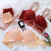 Nėriniuotas moteriškas apatinių komplektas iš dviejų dalių su dvigubomis petnešėlėmis