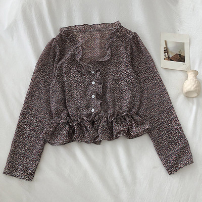 Cămașă modernă de damă cu bucle și decolteu spitz