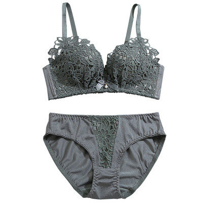 Két részből álló női szett - melltartó és csipkés bikini