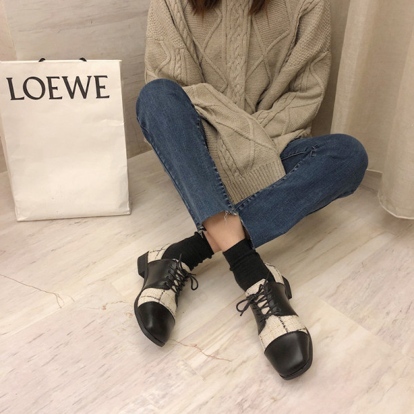 Laisvalaikio moteriški languoti batai su raišteliais