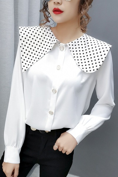 Naujo modelio moteriški marškiniai su ovalia iškirpte su taškeliais