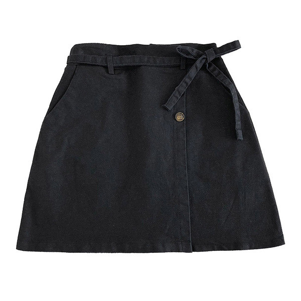 Alkalmi női szoknya gombokkal és nyakkendőkkel